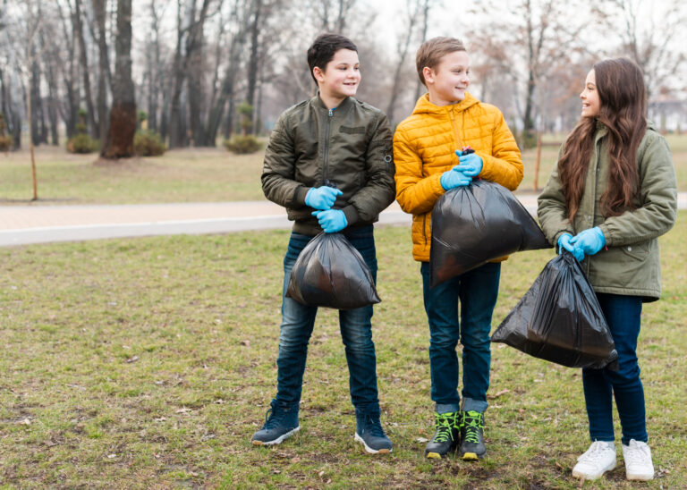 RhineCleanUp 2024 – SchülerInnen reinigen die Rheinufer